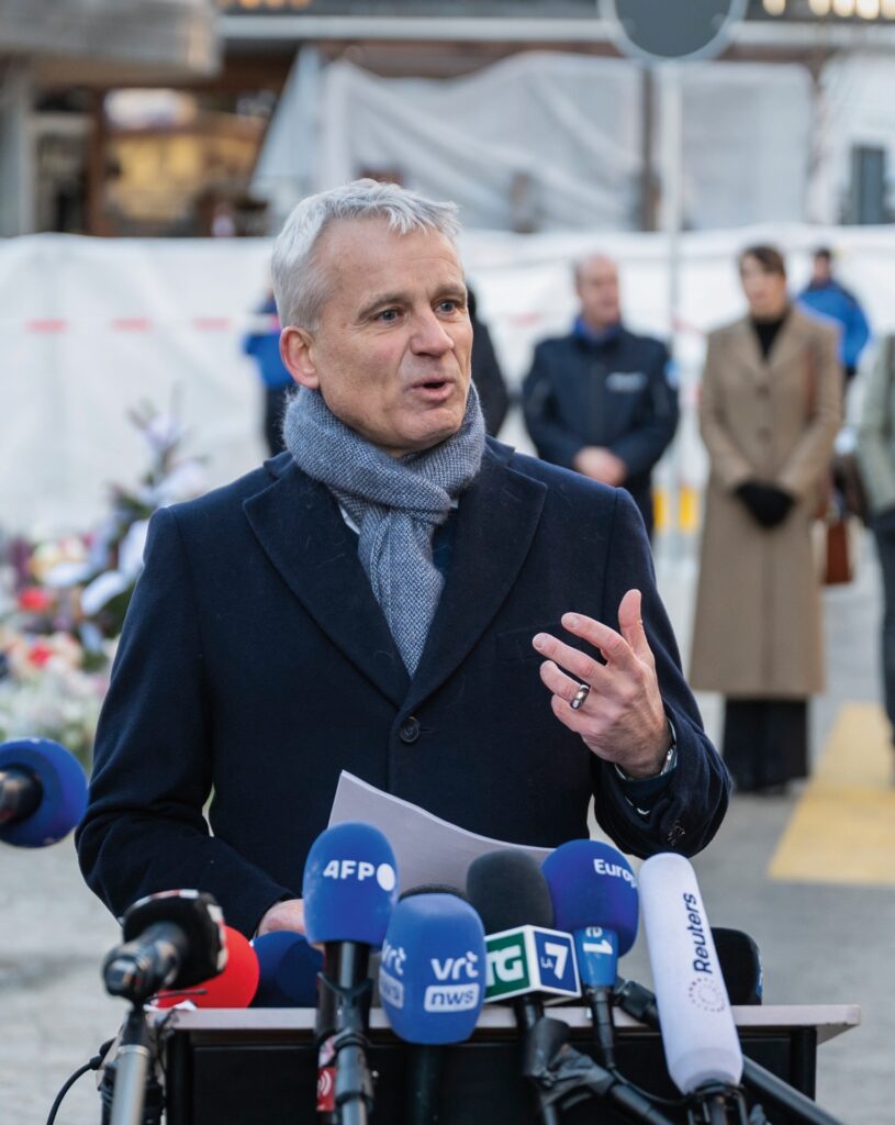 Contrôle de la communication de la police? Conseiller fédéral Jans à Crans-Montana, 3 janvier.