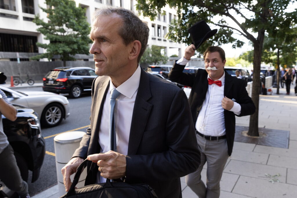 MICHAEL REYNOLDS / KEYSTONE