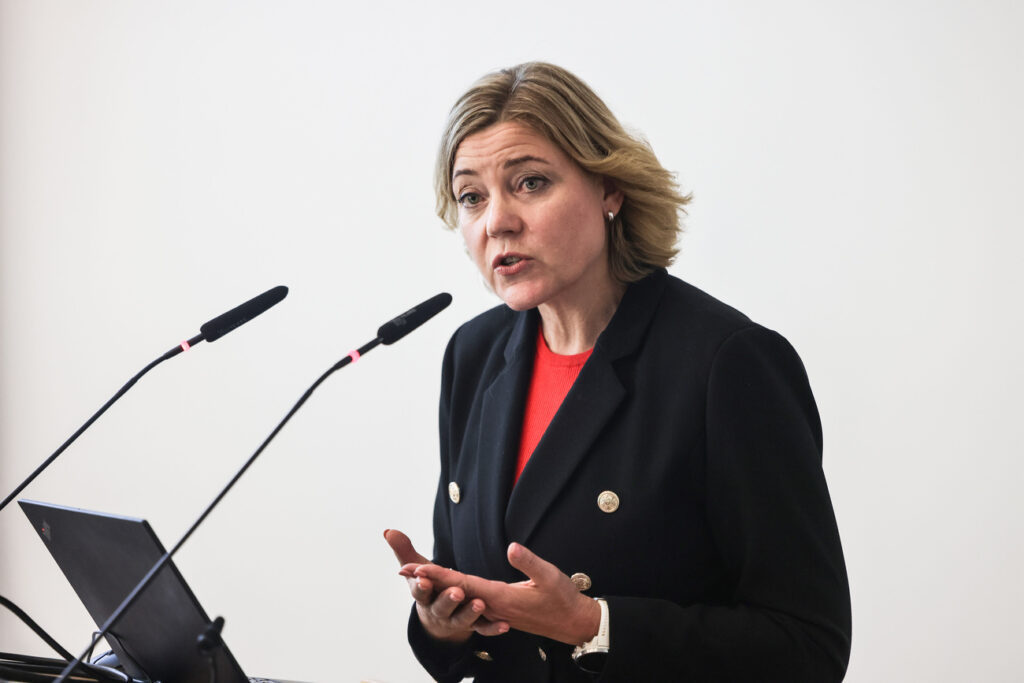 OLIVER BERG / KEYSTONE