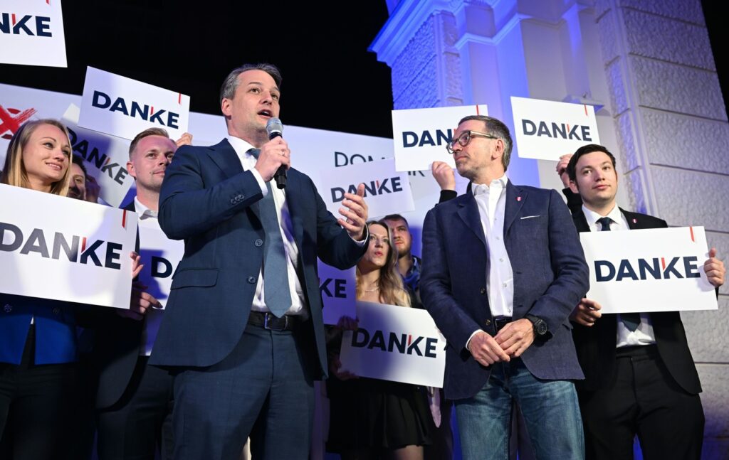 HELMUT FOHRINGER / KEYSTONE