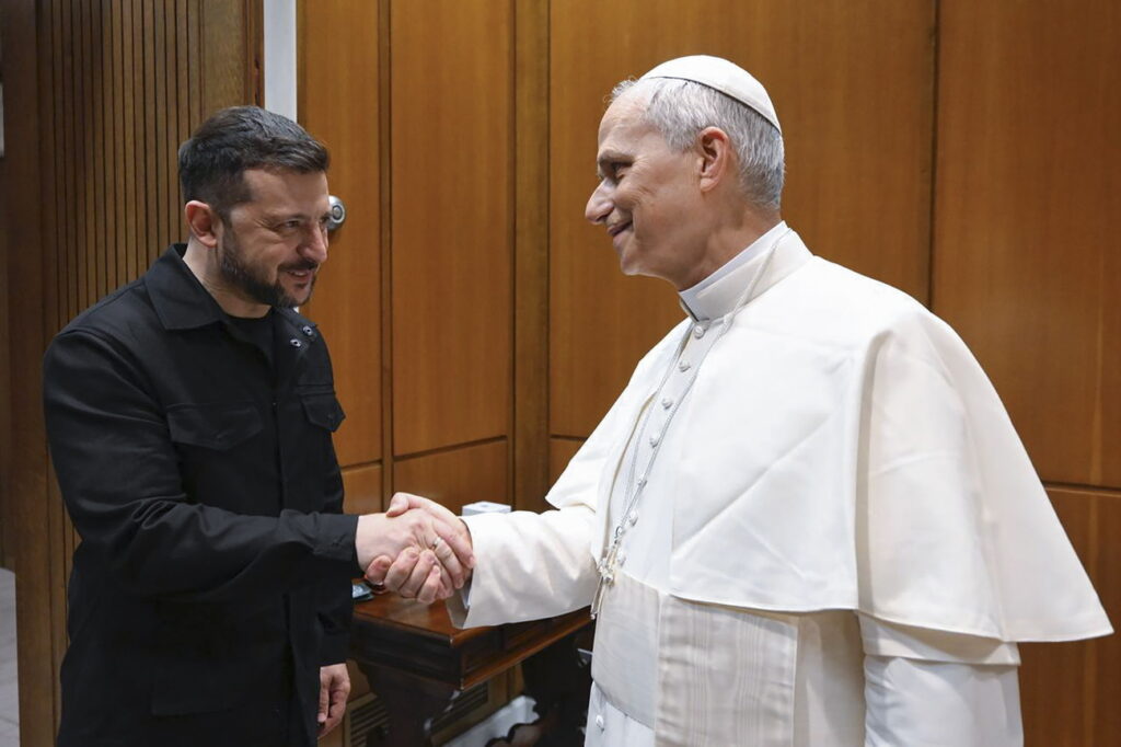 PRESIDENTIAL PRESS SERVICE HANDO / KEYSTONE