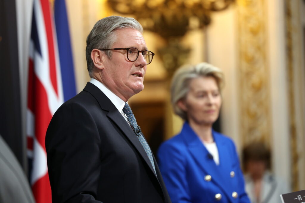 NEIL HALL / POOL / KEYSTONE