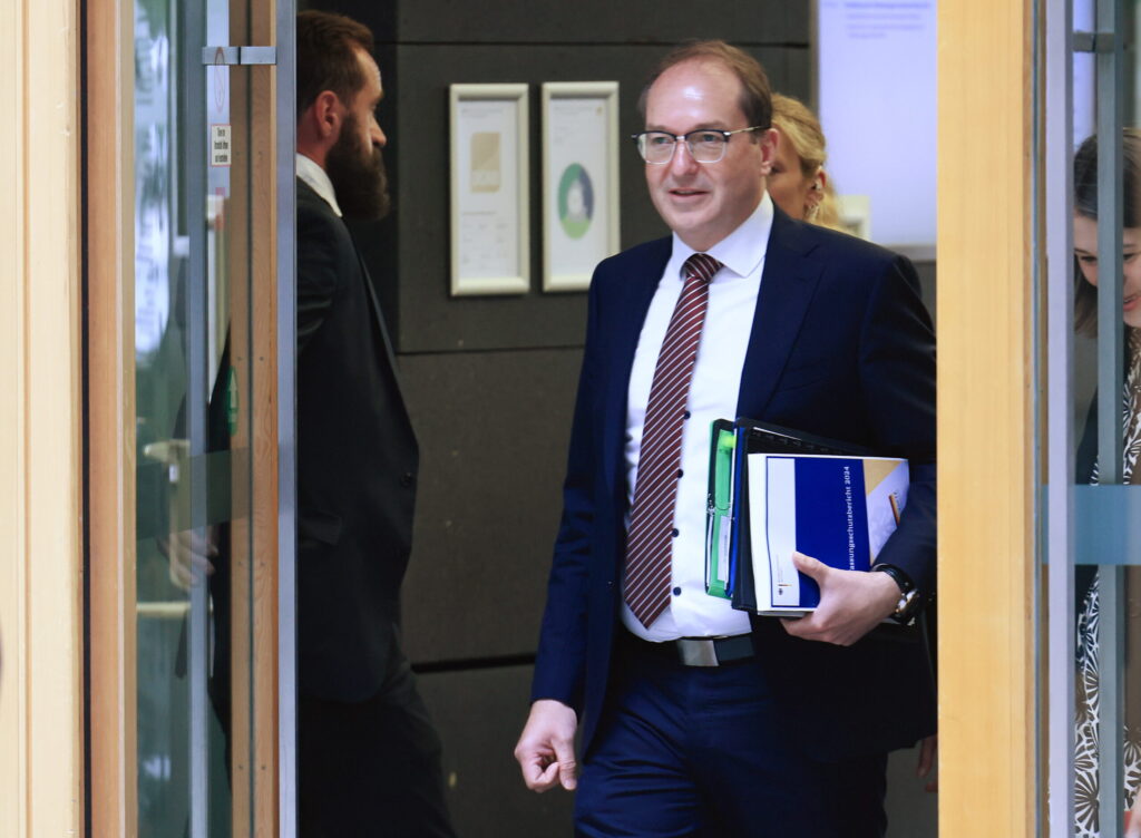 HANNIBAL HANSCHKE / KEYSTONE