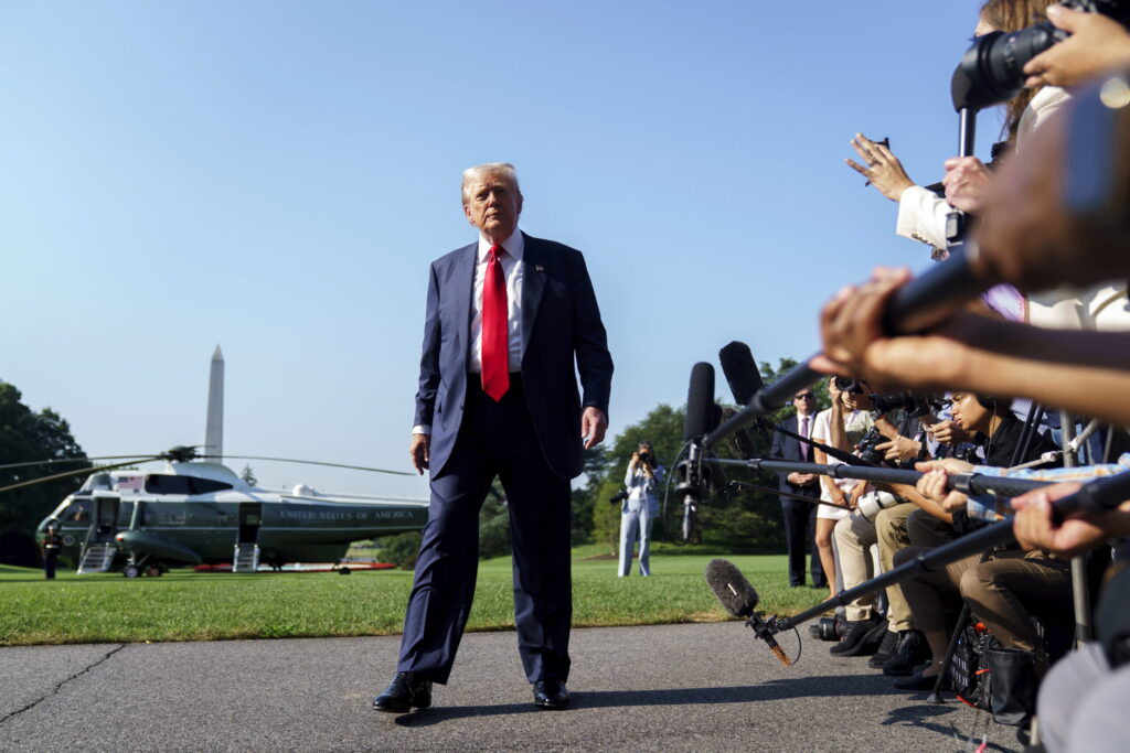 WILL OLIVER / POOL / KEYSTONE