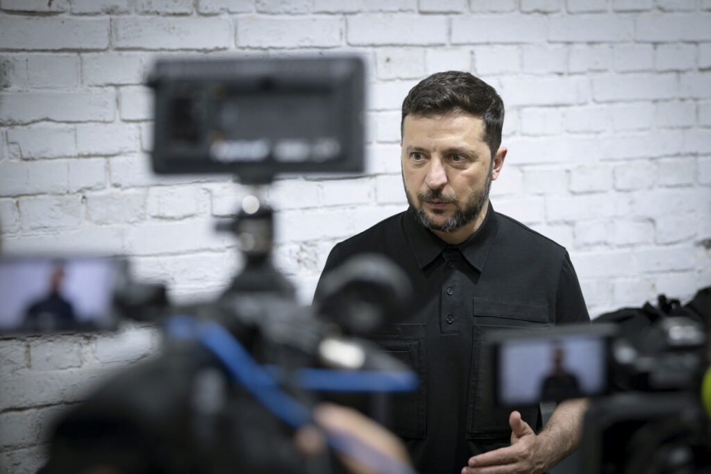 PRESIDENTIAL PRESS SERVICE HANDO / KEYSTONE