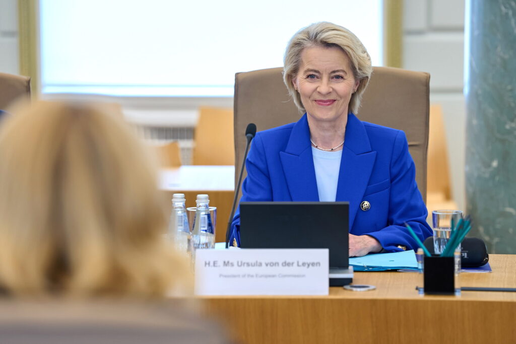 GATIS ROZENFELDS/LATVIAN GOVERNM / KEYSTONE