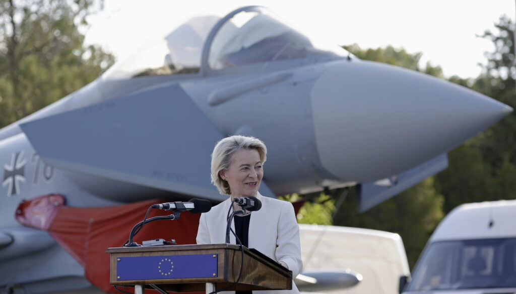 ROBERT GHEMENT / KEYSTONE