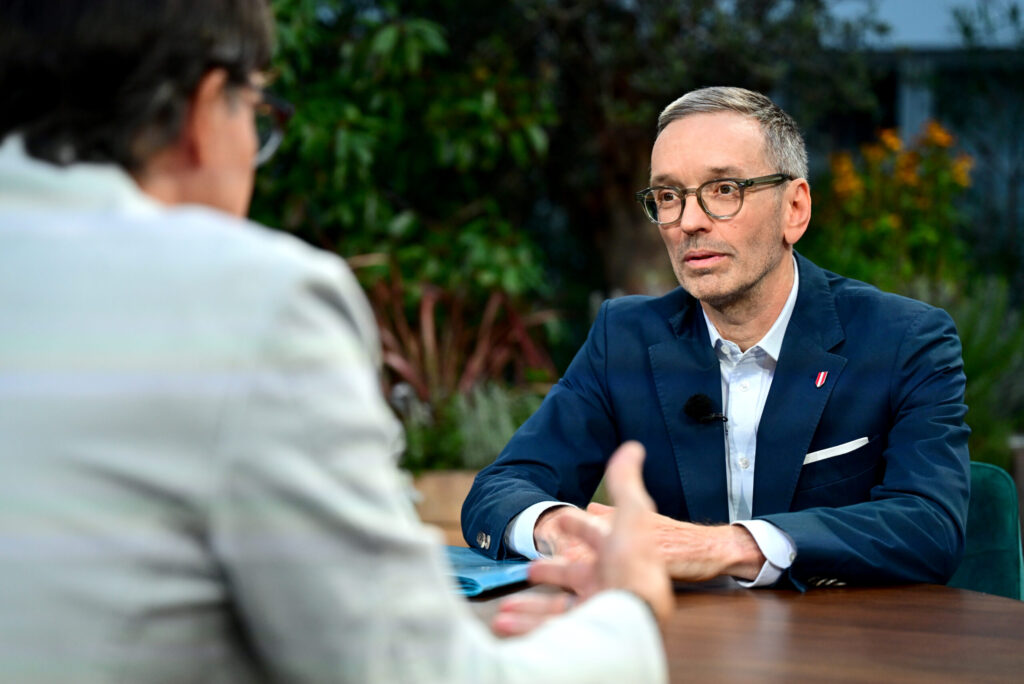 ROLAND SCHLAGER / KEYSTONE