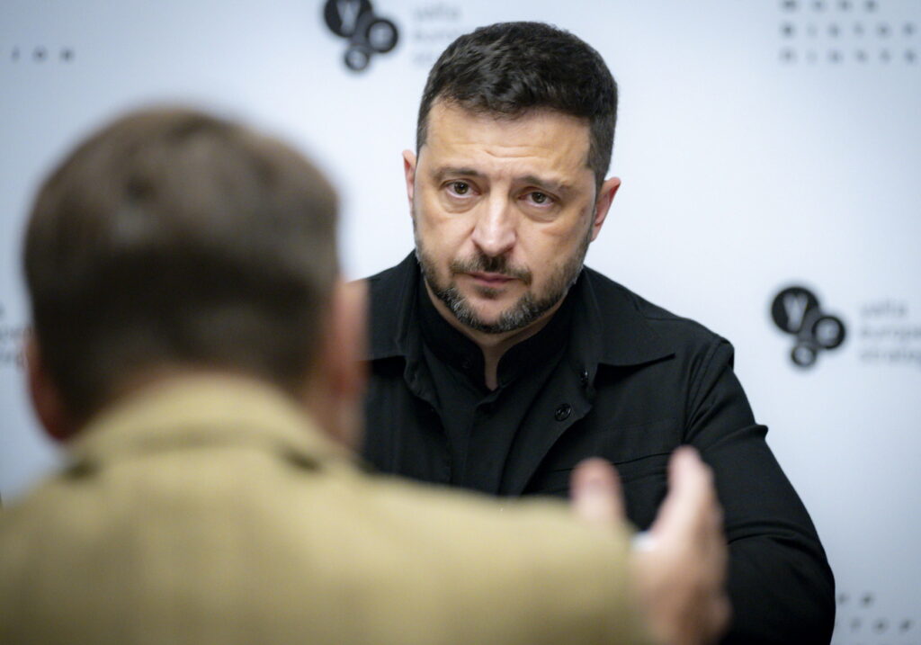 PRESIDENTIAL PRESS SERVICE HANDO / KEYSTONE