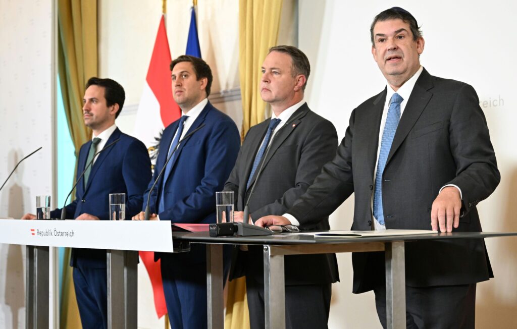 HELMUT FOHRINGER / KEYSTONE