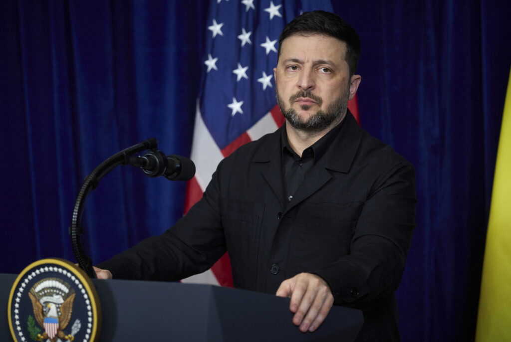 PRESIDENTIAL PRESS SERVICE / HAN / KEYSTONE