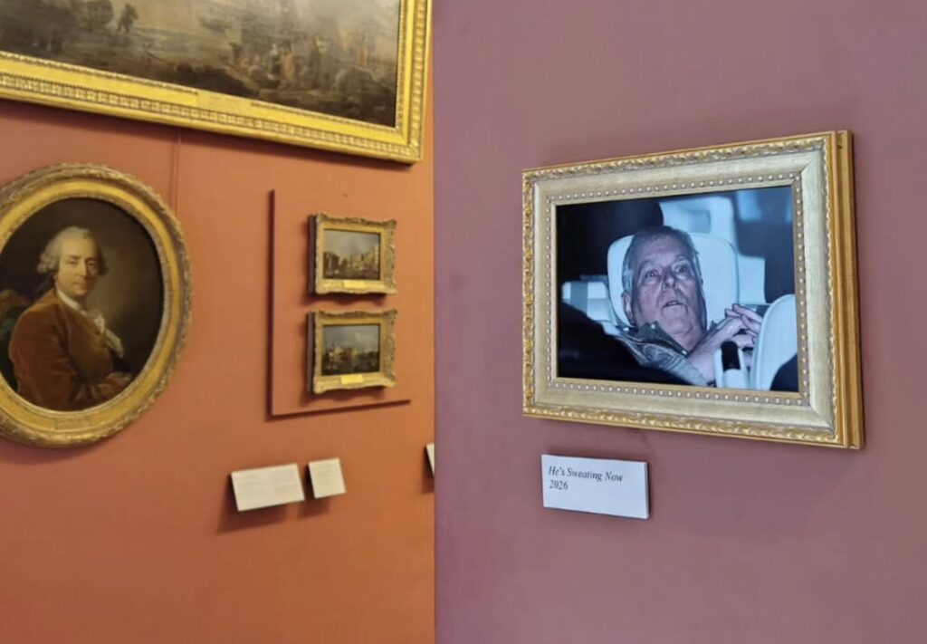 Instagram/@everyonehateselon_