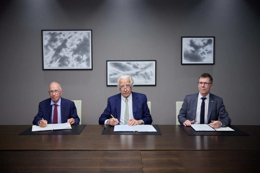 MANUEL RICKENBACHER
PHOTOGRAPHER