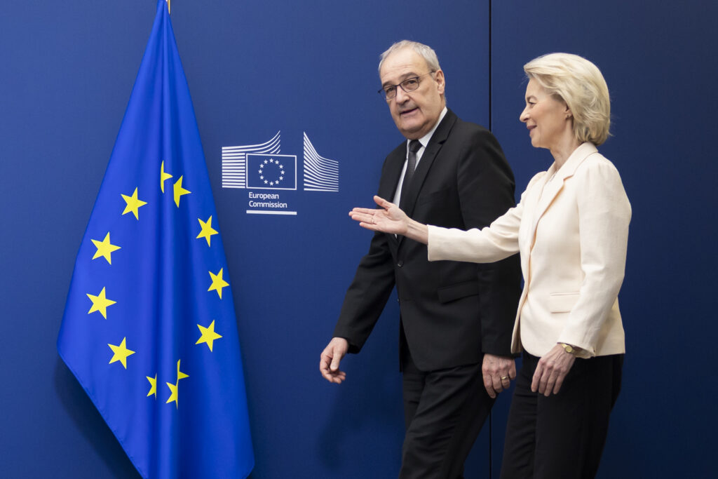 EU-Beitritt auf leisen Sohlen? Nicht einmal Experten können uns mit Gewissheit sagen, was mit den neuen Verträgen mit Brüssel auf die Schweiz zukommt