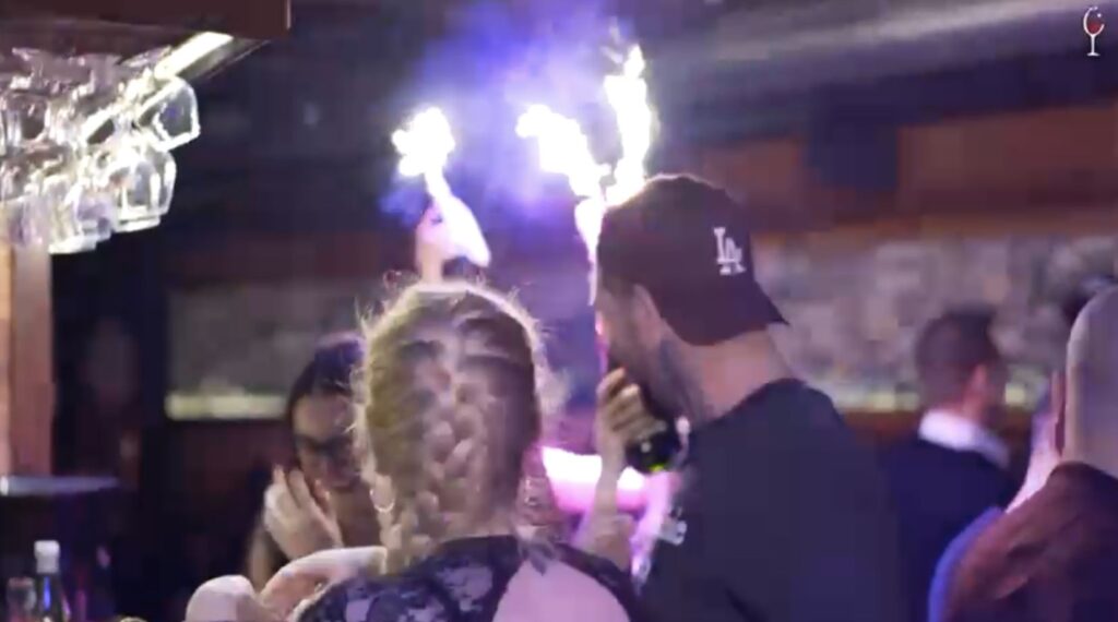 Weltwoche enthüllt: Gelöschtes Pyro-Werbevideo der Inferno-Bar von Crans-Montana